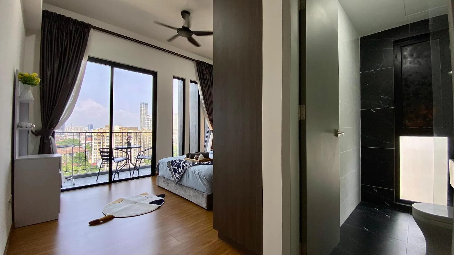 Beacon Executive Suite By Staycation Homestay George Town Appartement