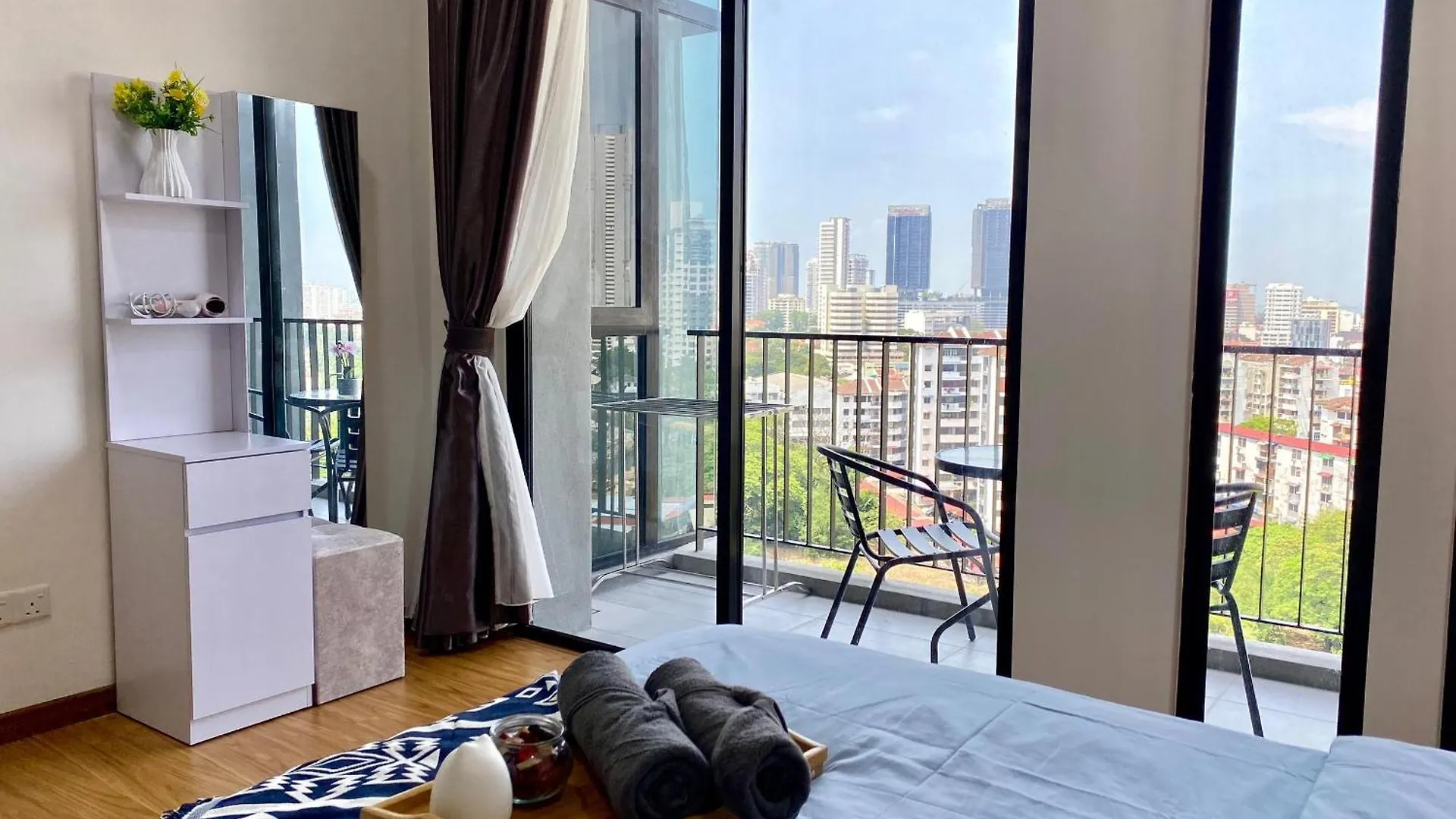 Beacon Executive Suite By Staycation Homestay George Town