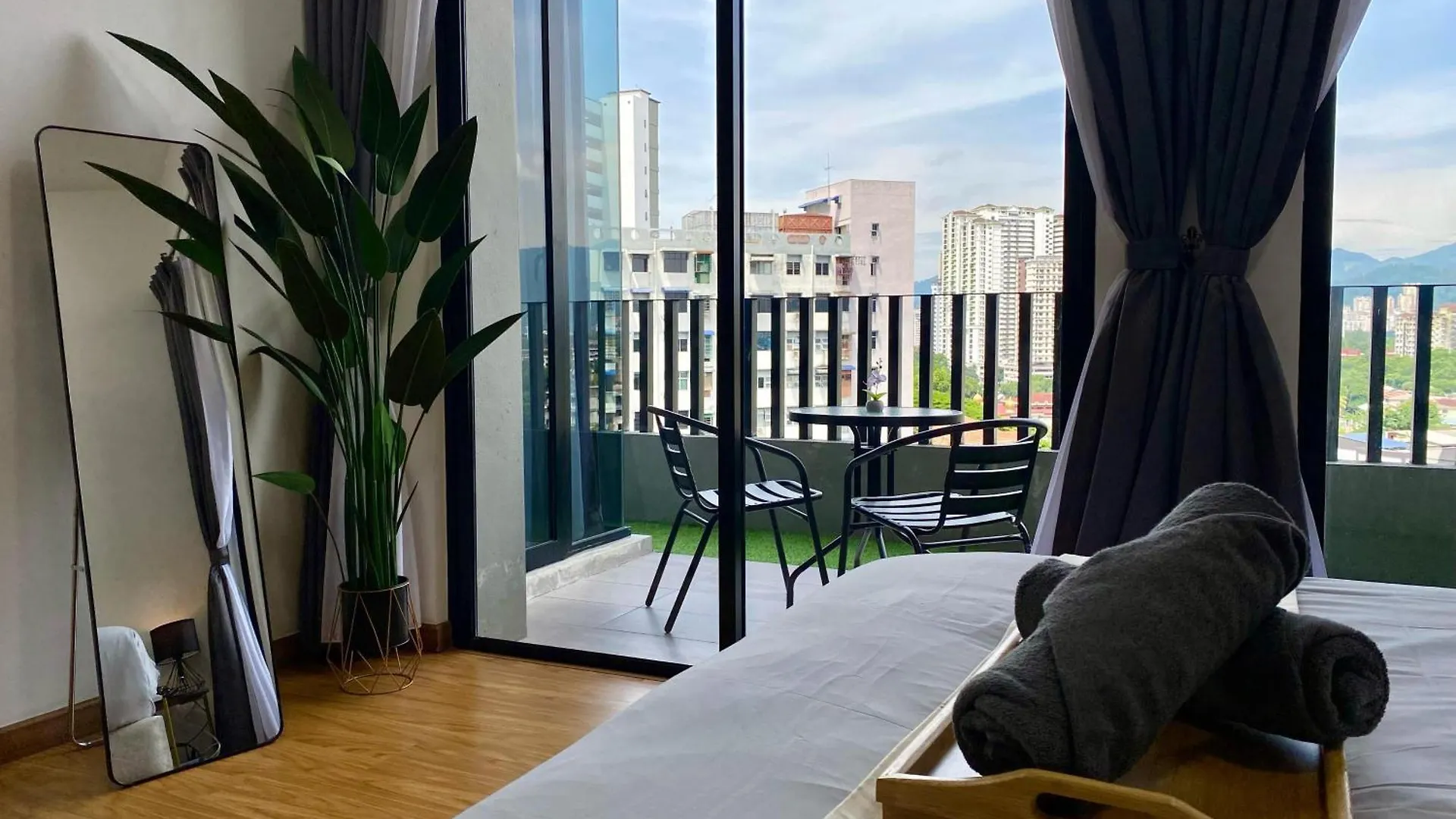 Beacon Executive Suite By Staycation Homestay George Town