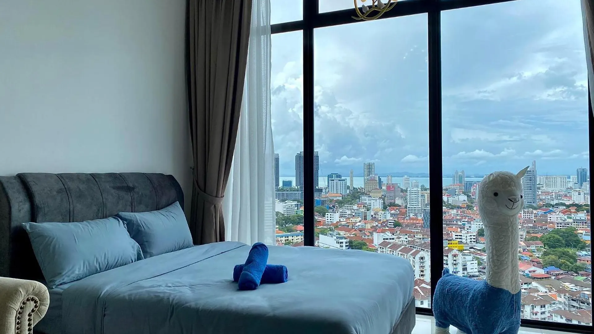 Daire Beacon Executive Suite By Staycation Homestay George Town Malezya