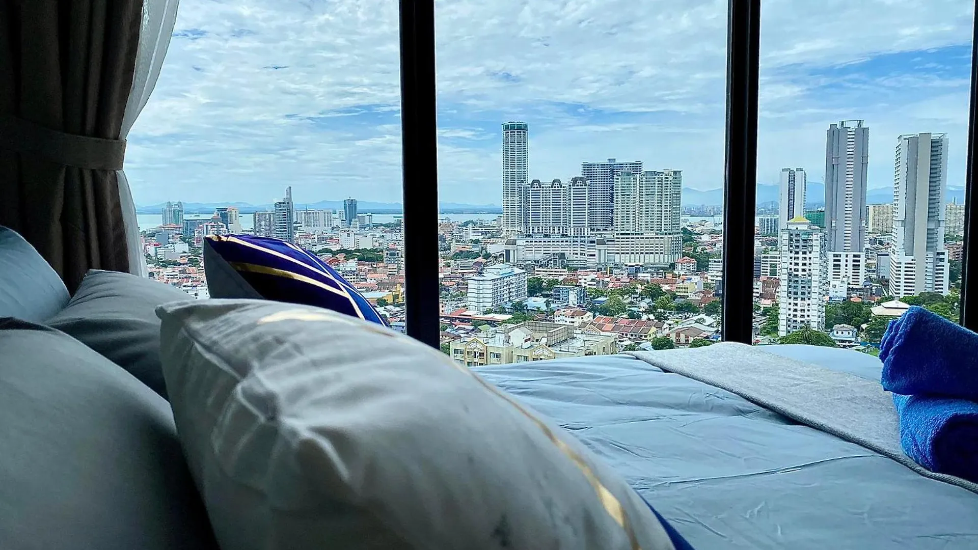 Beacon Executive Suite By Staycation Homestay George Town