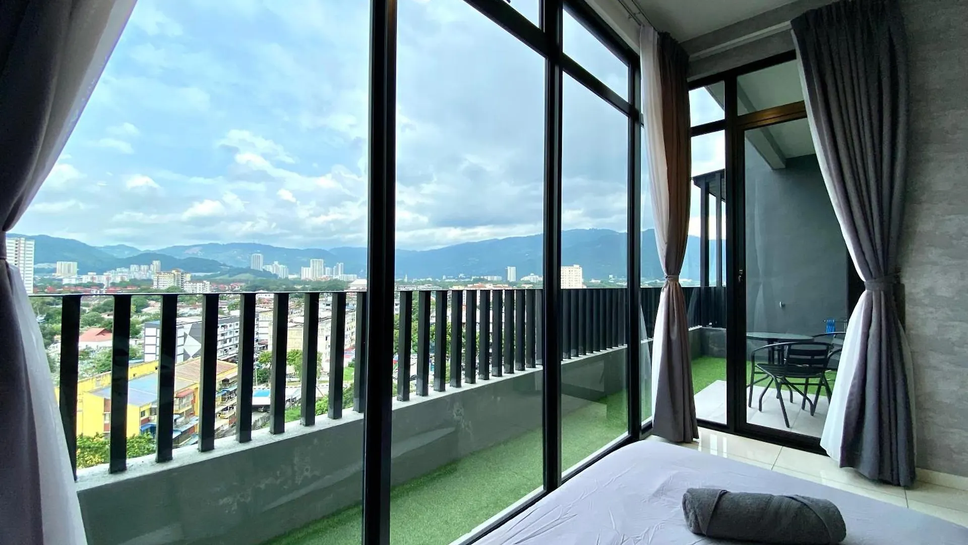Beacon Executive Suite By Staycation Homestay George Town 0*,  Malezya